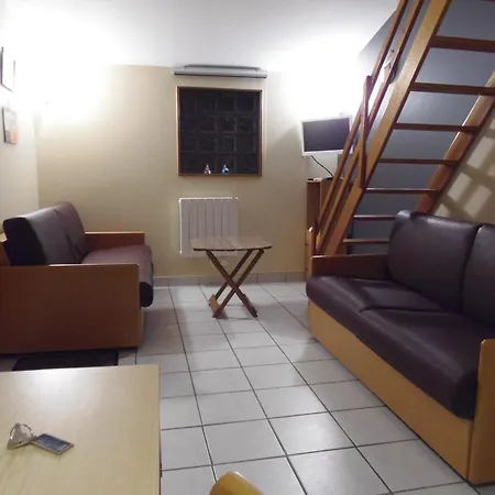 Hébergement de vacances A 10 Mn D Angers Maisonnette Independante *